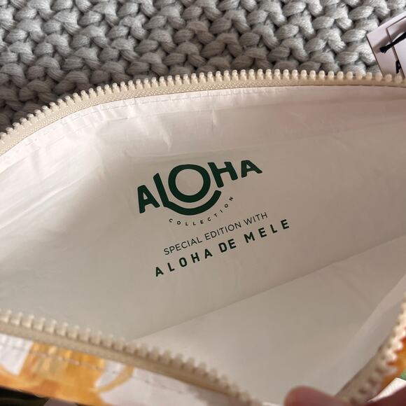 Aloha collection• Special Edition MID POUCH Mei Day by Aloha De Mele - Picture 15 of 17